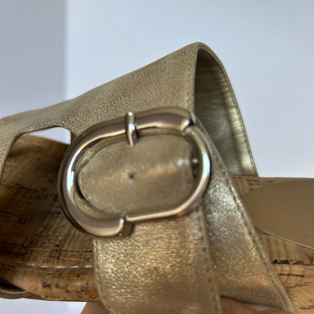 Impo Gisselle‎ Wedge Sandals Gold Metallic Buckle Detail Cork Comfort Shoes